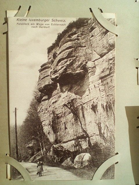 /Luxemburg/LU_Place_1900-1949_Kleine luxemburger Schweiz. Felsblock am Wege von Echternach.jpg